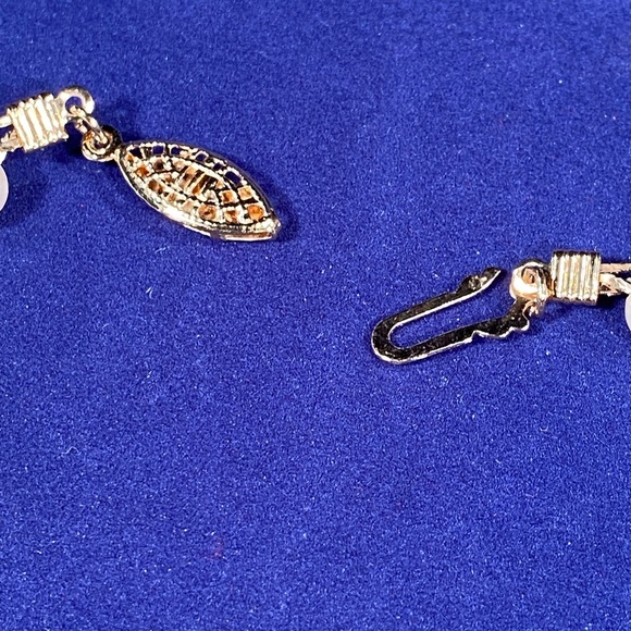 Vintage Avon Gold Tone Double Faux Pearl Choker Necklace - Picture 4 of 4